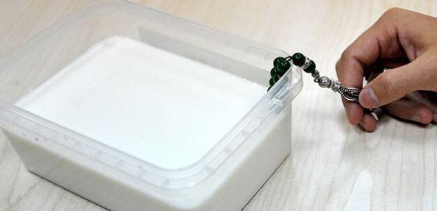 Sütü yoğurt yerine taşla mayalamayı başardı