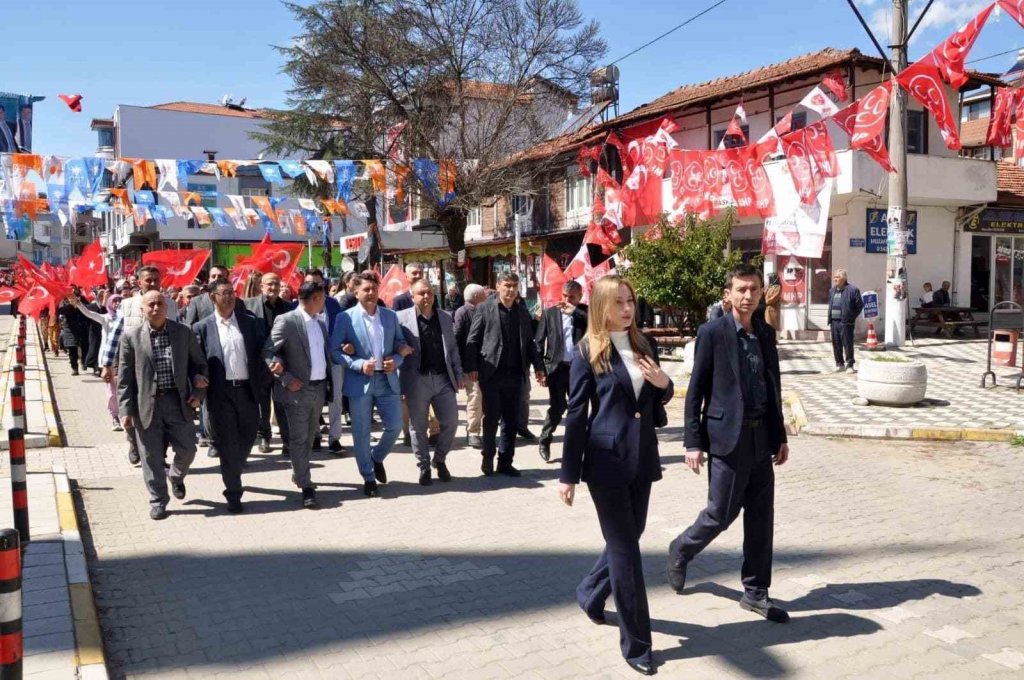 Türkiye'nin en genç kadın belediye başkanı seçildi