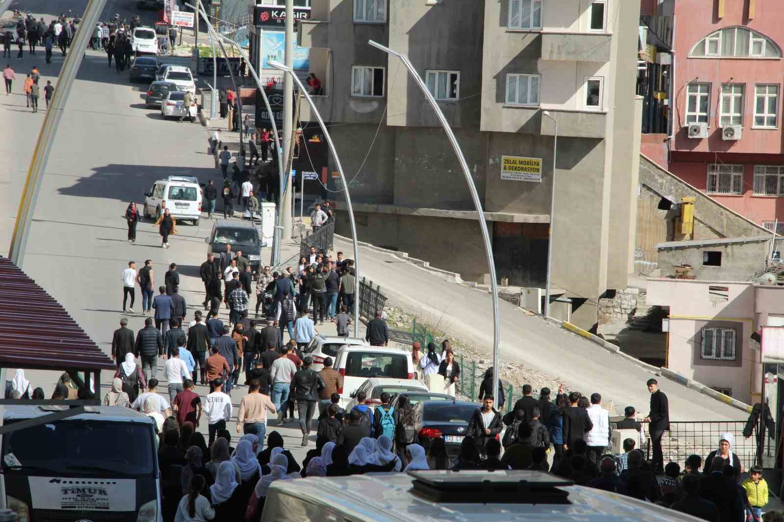 Şırnak’ta izinsiz yürüyüşe polis müdahalesi: 11 gözaltı