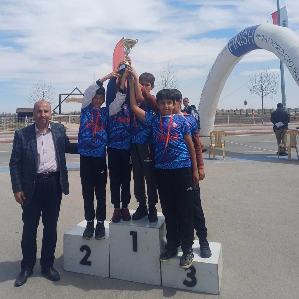 Konya'da bu okul 18 madalya ve 2 kupa kazanarak şampiyon oldu