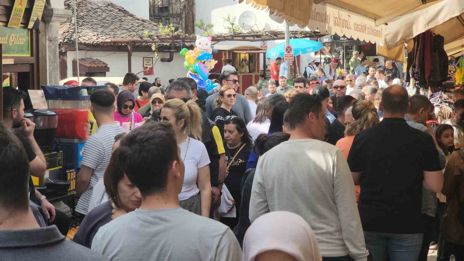Sakin kent’e bayramda büyük ilgi:Binlercesini ağırladı