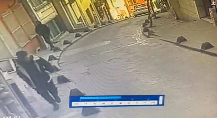 İstanbul'da yanlış adamı vurup bayramda Annesinin elini öperken yakalandı