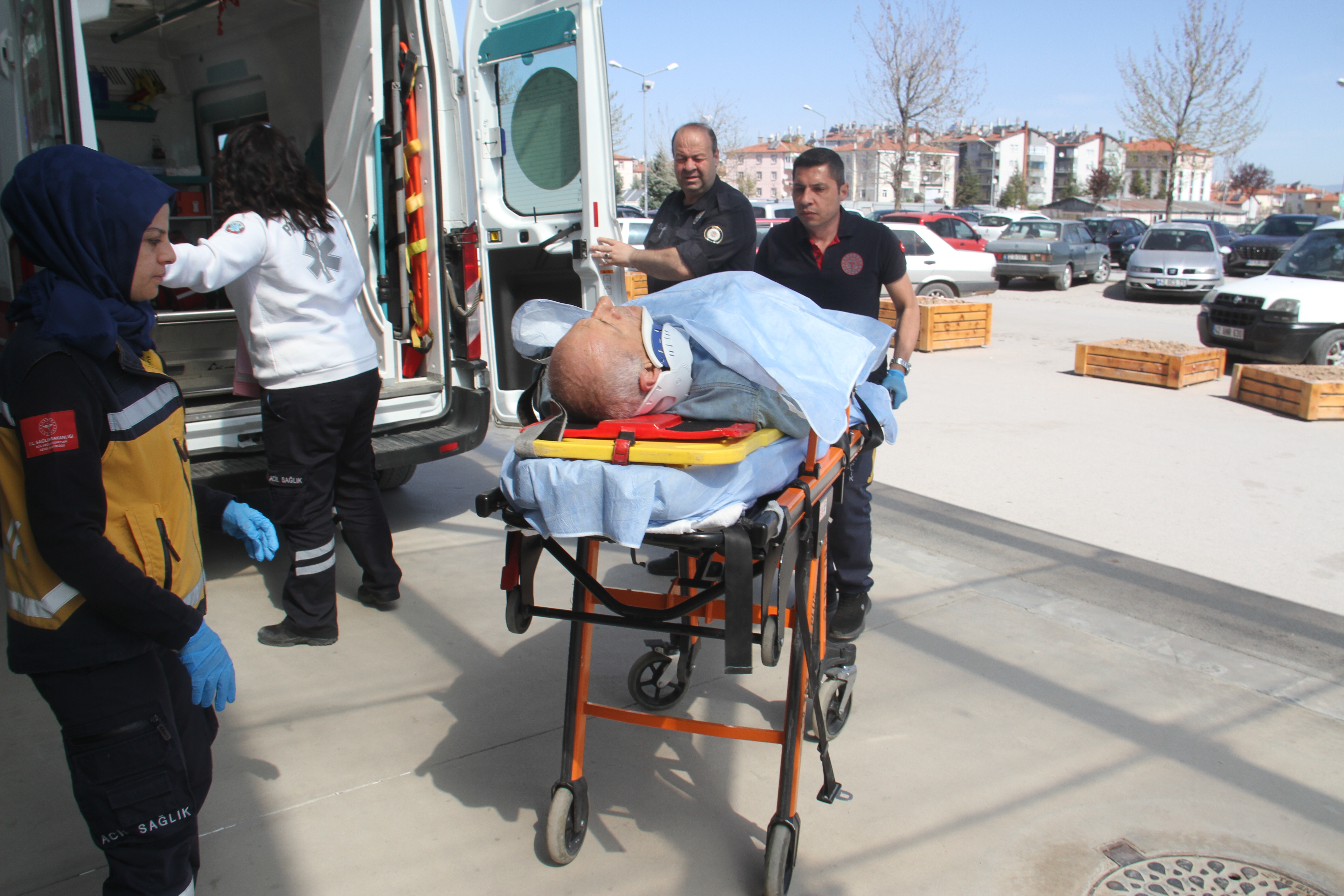 Beyşehir'de depo olarak kullandığı barakadan düşen kişi yaralandı