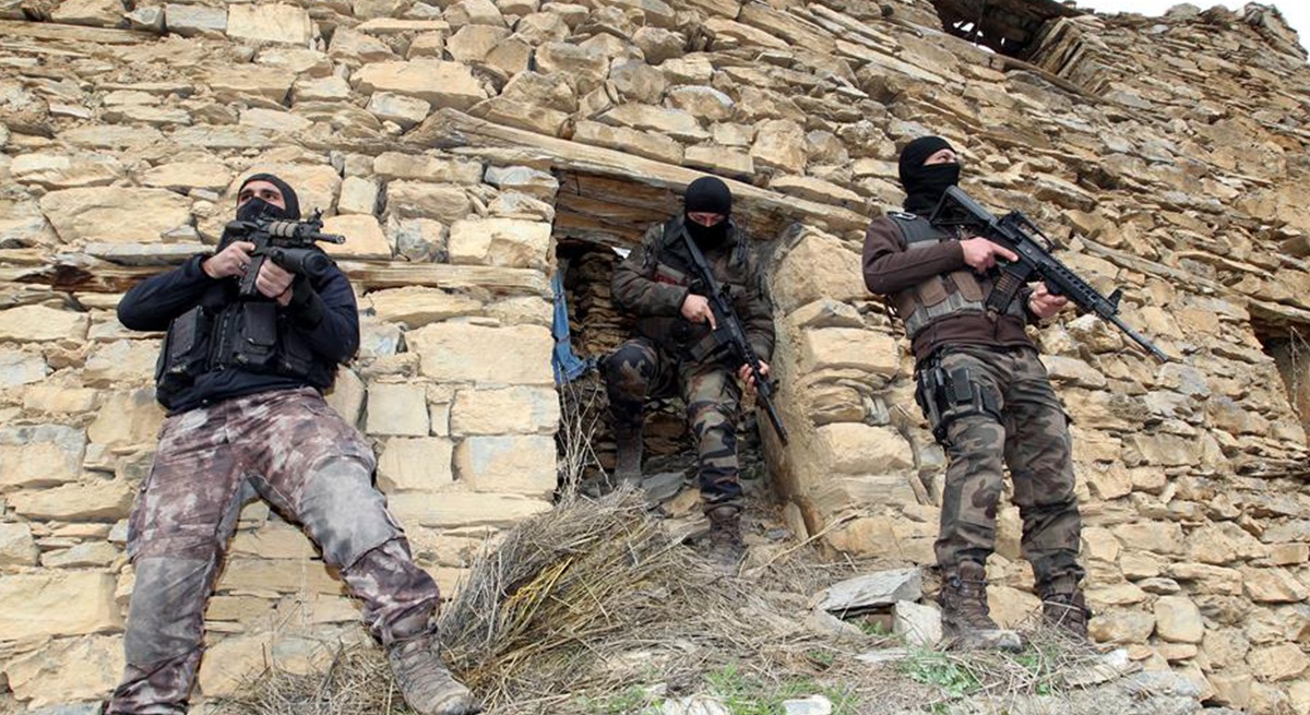 Teröre cevap net: Irak kuzeyinde 15 PKK’lı ve 4 YPG’li terörist sarı torbada