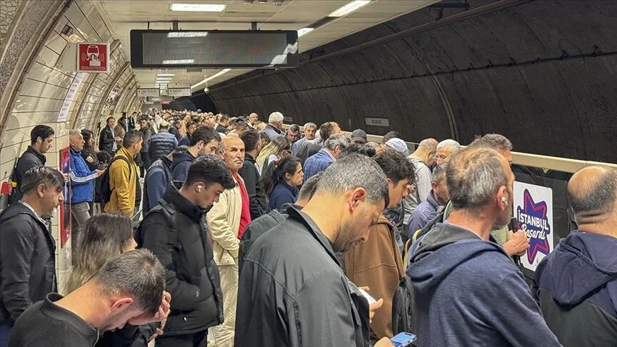 Üsküdar-Samandıra Metro Hattı'ndaki aksaklık 33 saattir giderilemedi