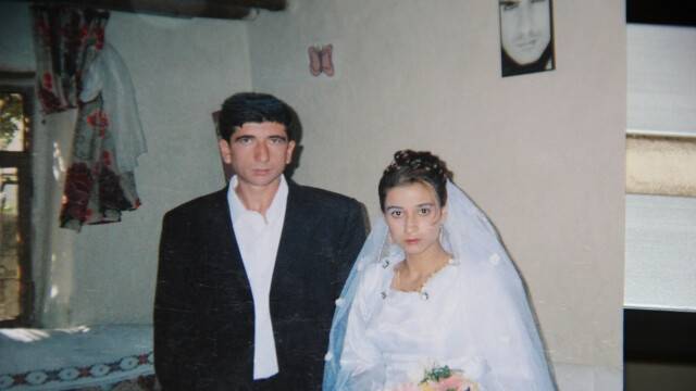 3 Çocuk Annesi Eşini Zıpkınla Döverek Öldürdü