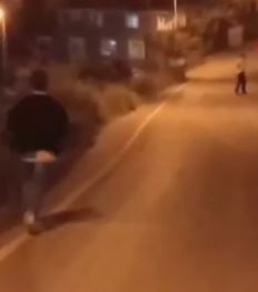 İstanbul'da çocukların tehlikeli oyunu: Silahla ateş açarak arkadaşını kovaladı (TIKLA&İZLE)