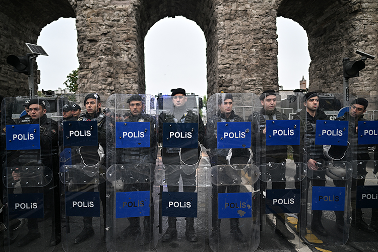 İstanbul'da 1Mayıs emek ve dayanışma günü için güvenlik önlemleri alınmaya başlandı