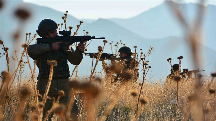Fırat Kalkanı bölgesinde 7 PKK/YPG'li terörist toprağa karıştı