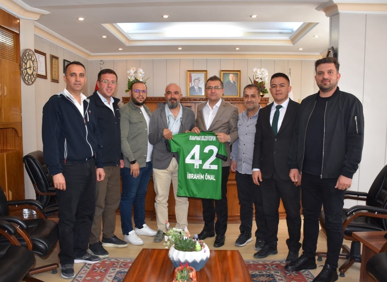 Karapınar Belediyespor Yönetim Kurulu'ndan Başkan Önal'a ziyaret