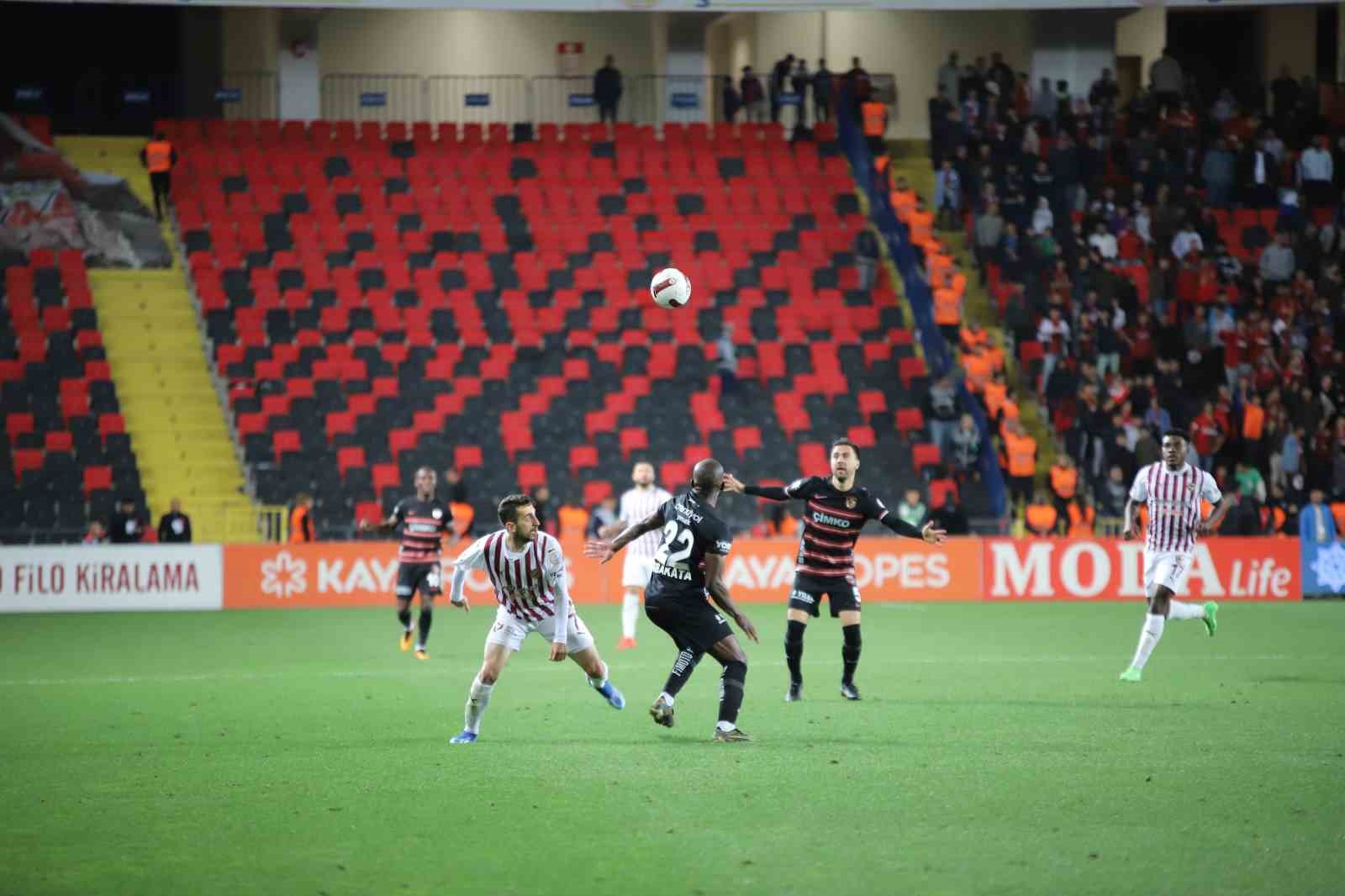 Düşme hattı alev aldı: Gaziantep FK: 1 - Hatayspor: 1