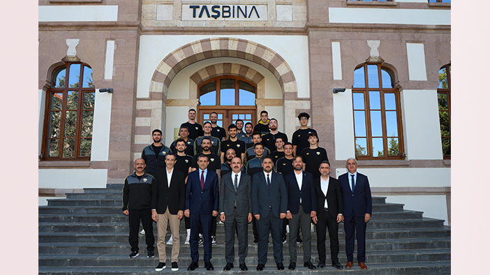 Konya Büyükşehir Belediyespor Basketbol Takımı'ndan Başkan Altay ziyareti