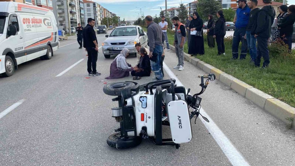 Konya'da otomobil üç tekerlekli bisiklete çarptı: 1yaralı
