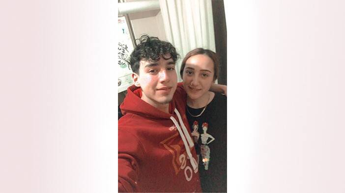 Anneler Günü için çiçek siparişi götürürken kaza yapan kuryeden kötü haber