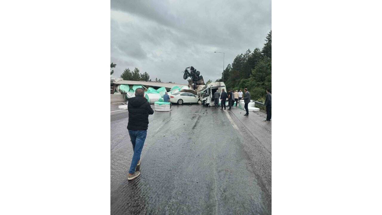 Yaralandıkları kaza anını saniye saniye görüntülediler (TIKLA&İZLE)