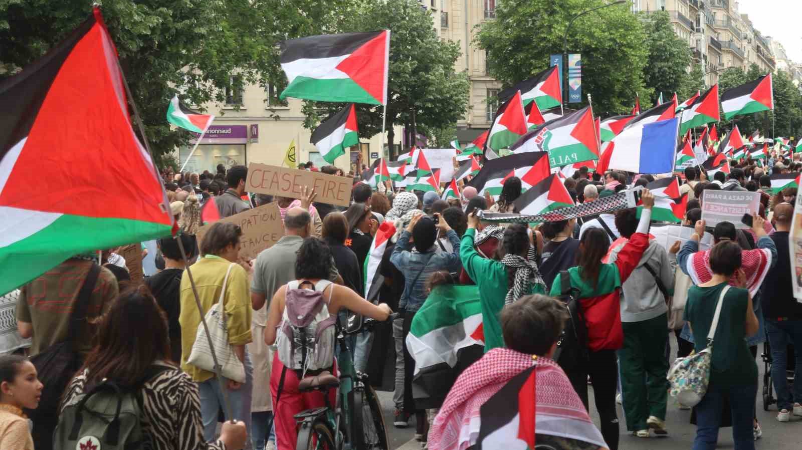 Paris’te Filistin’e destek İsrail’e tepki