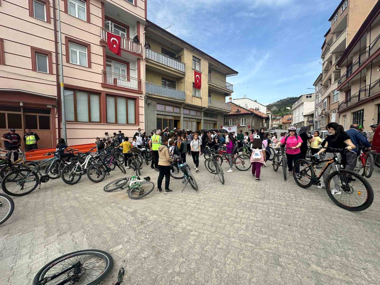 Beyşehir'de “Pedalla genç kal” bisiklet turu