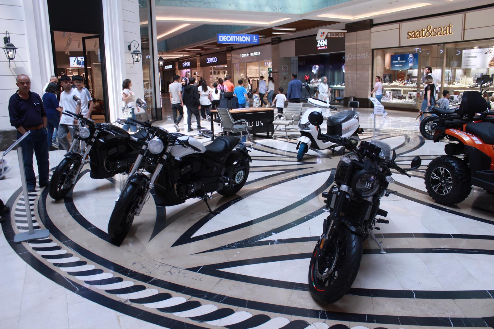 Yeni model Regal Raptor motosikletlere Konya'da yoğun ilgi
