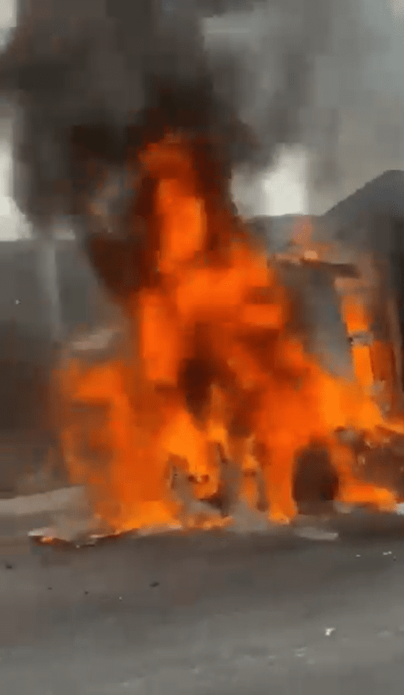 Seyir halindeki tır alev topuna döndü