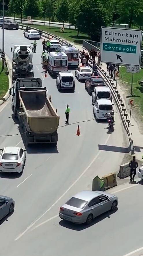 Husumetliler trafikte çatıştı: 3 yaralı