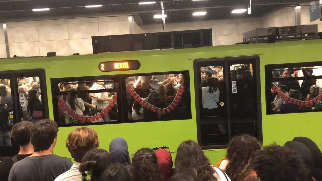 Metro vagonu ringe döndü