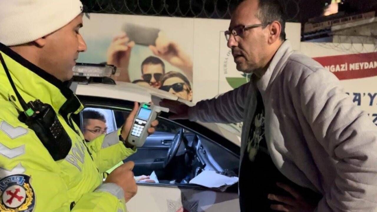 Alkollü sürücüden polise: Yakmayın beni