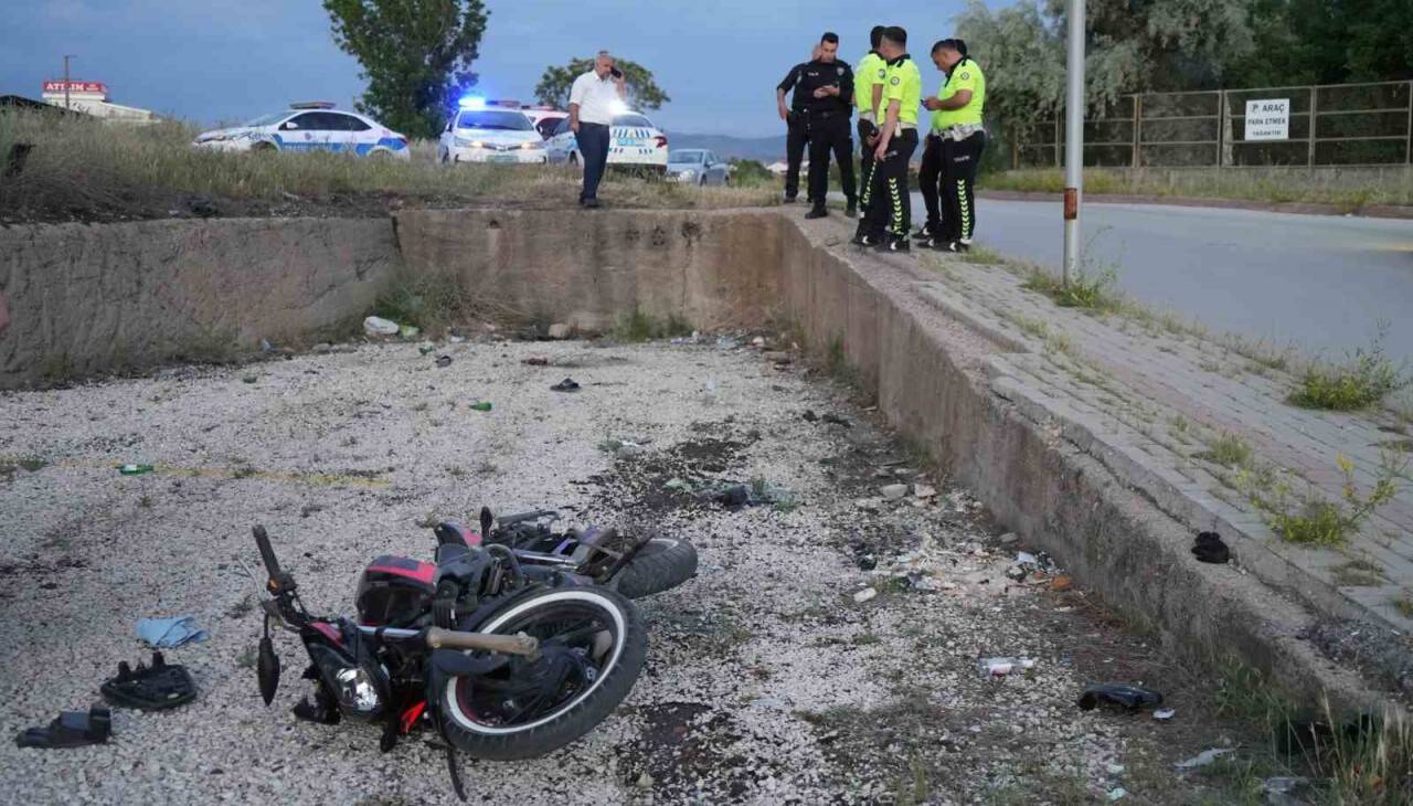 Kırıkkale’de motosiklet kazası: 2 genç ağır yaralandı