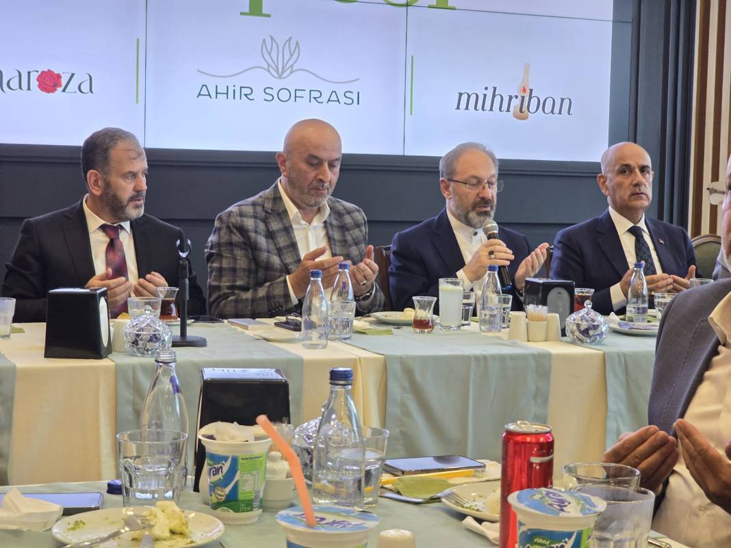 Kahramanmaraş'ta rekor düğün: 100 çift aynı gün evlendi