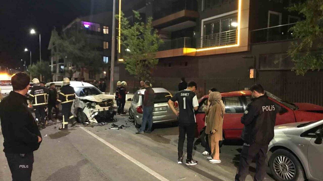 Zincirleme kaza: 1 ölü, 6 yaralı