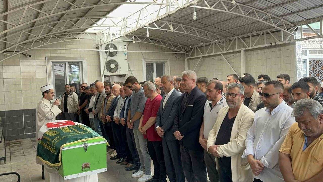 Nefes borusuna yemek kaçması sonucu vefat eden minik kıza son görev