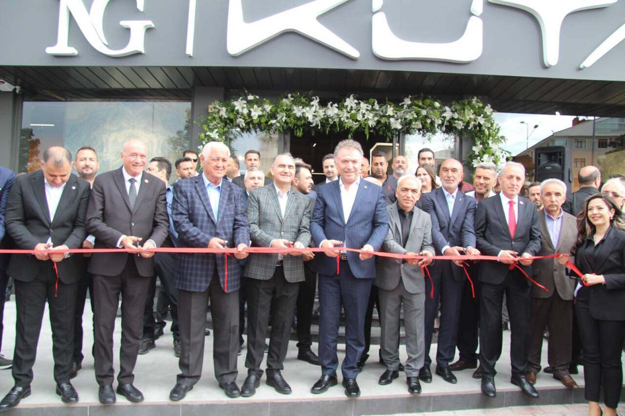 Beyaz Saray'dan Konya'ya yeni seramik showroom