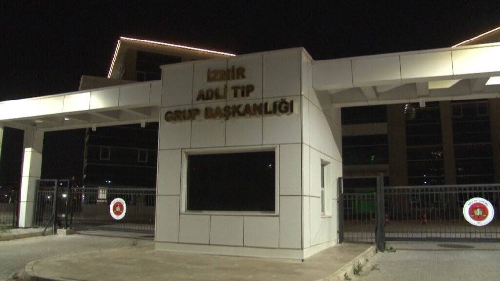 İzmir'de evlat dehşeti! Anne ve babasını öldürdü