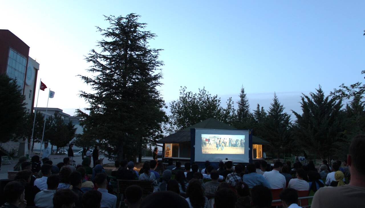 NEÜ'de “Akşam Matinesi” etkinliği