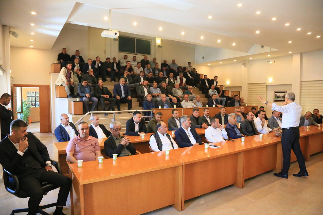 Başkan Akpınar mahalle muhtarlarıyla buluştu