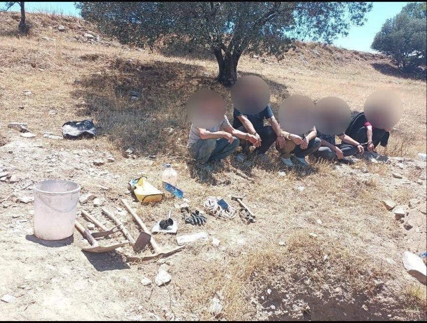 Definecilere suçüstü! Kazdıkları çukurlardan tek tek çıkarıldılar