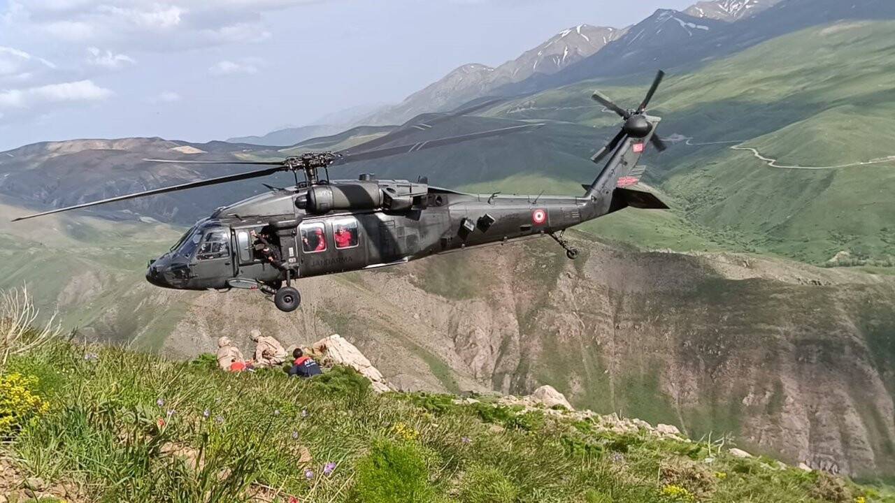 Ayağı kırılan vatandaş helikopter ile kurtarıldı