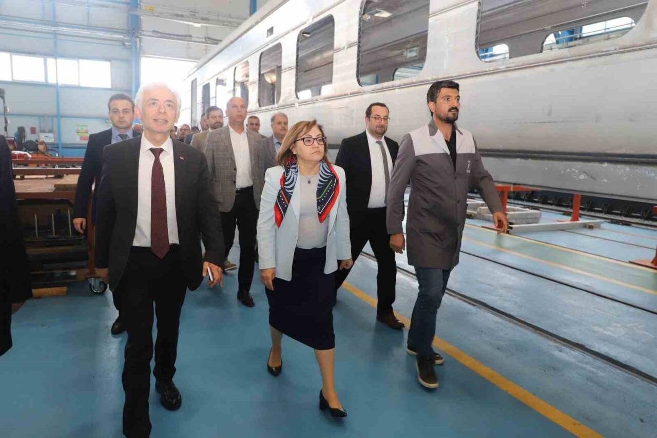 Türkiye’nin ilk yüzde yüz yerli ve milli motorlu elektrikli trenleri GAZİRAY’da kullanılacak