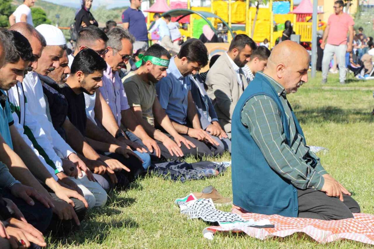 Bingöl’de yaklaşık 15 bin kişi Gazze için yürüdü