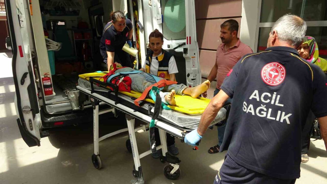 Değişim esnasında patladı, 2 kişi yaralandı