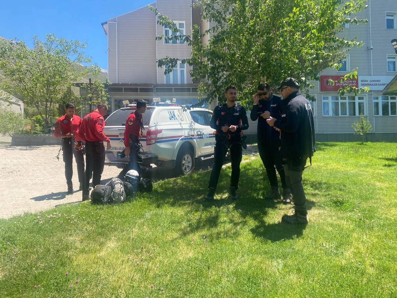 Aladağlar’da yaralanan dağcı için ekipler seferber oldu