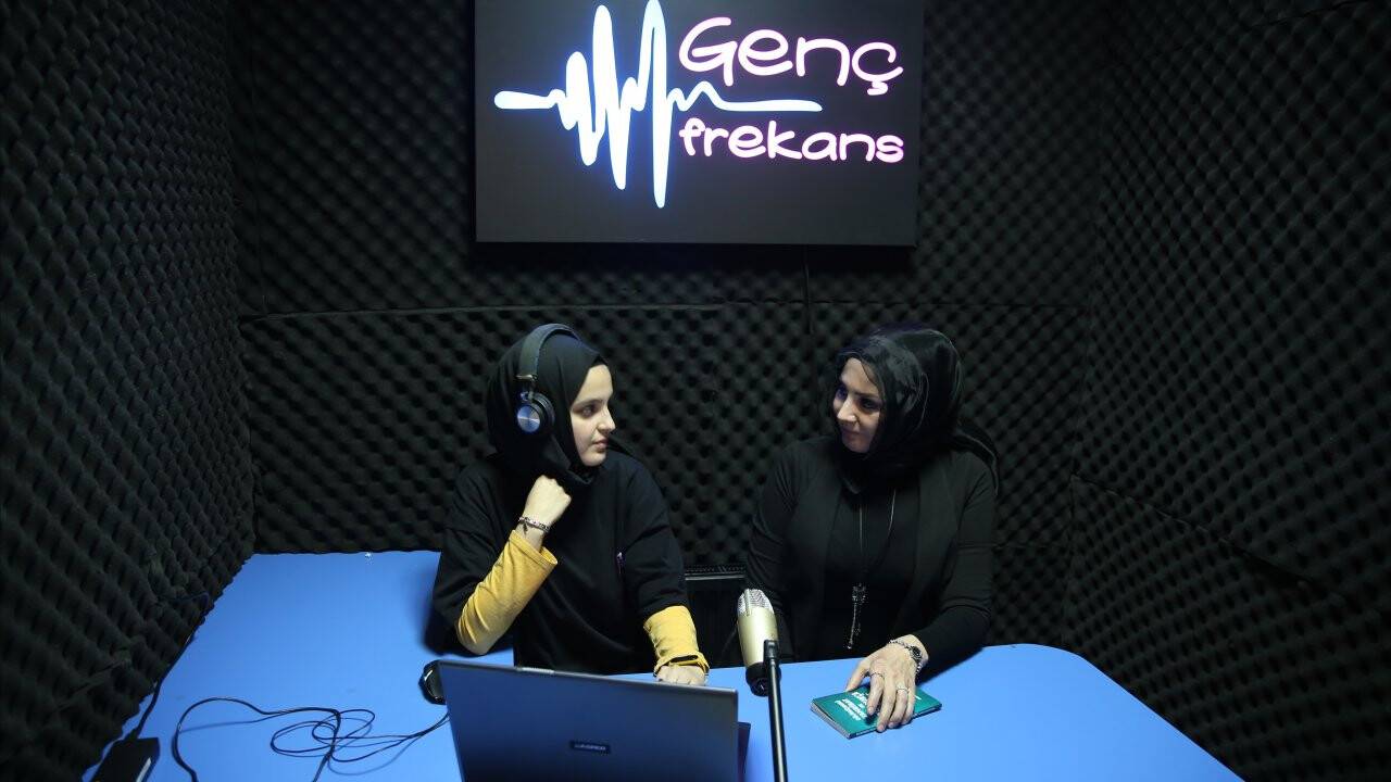 Konya'da öğretmenin kurduğu okul radyosunun yayıncıları öğrenciler oldu