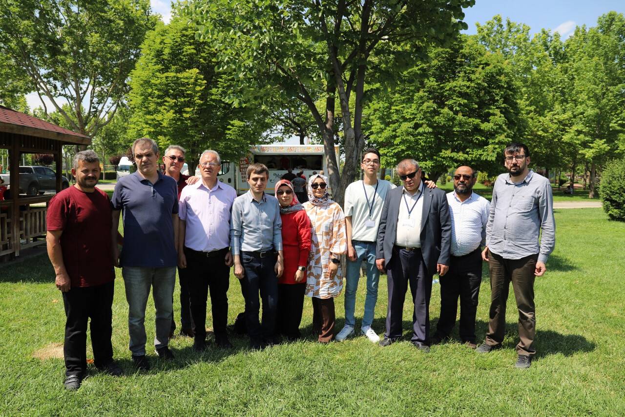 Konya'da engelliler ve aileleri piknik yaptı