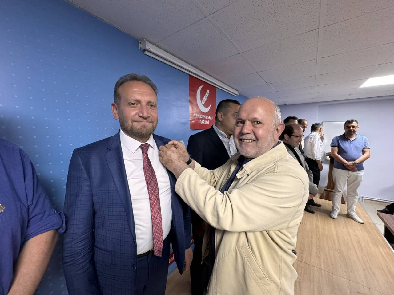 Yeniden Refah Konya'da yeni üyelere rozetleri takıldı