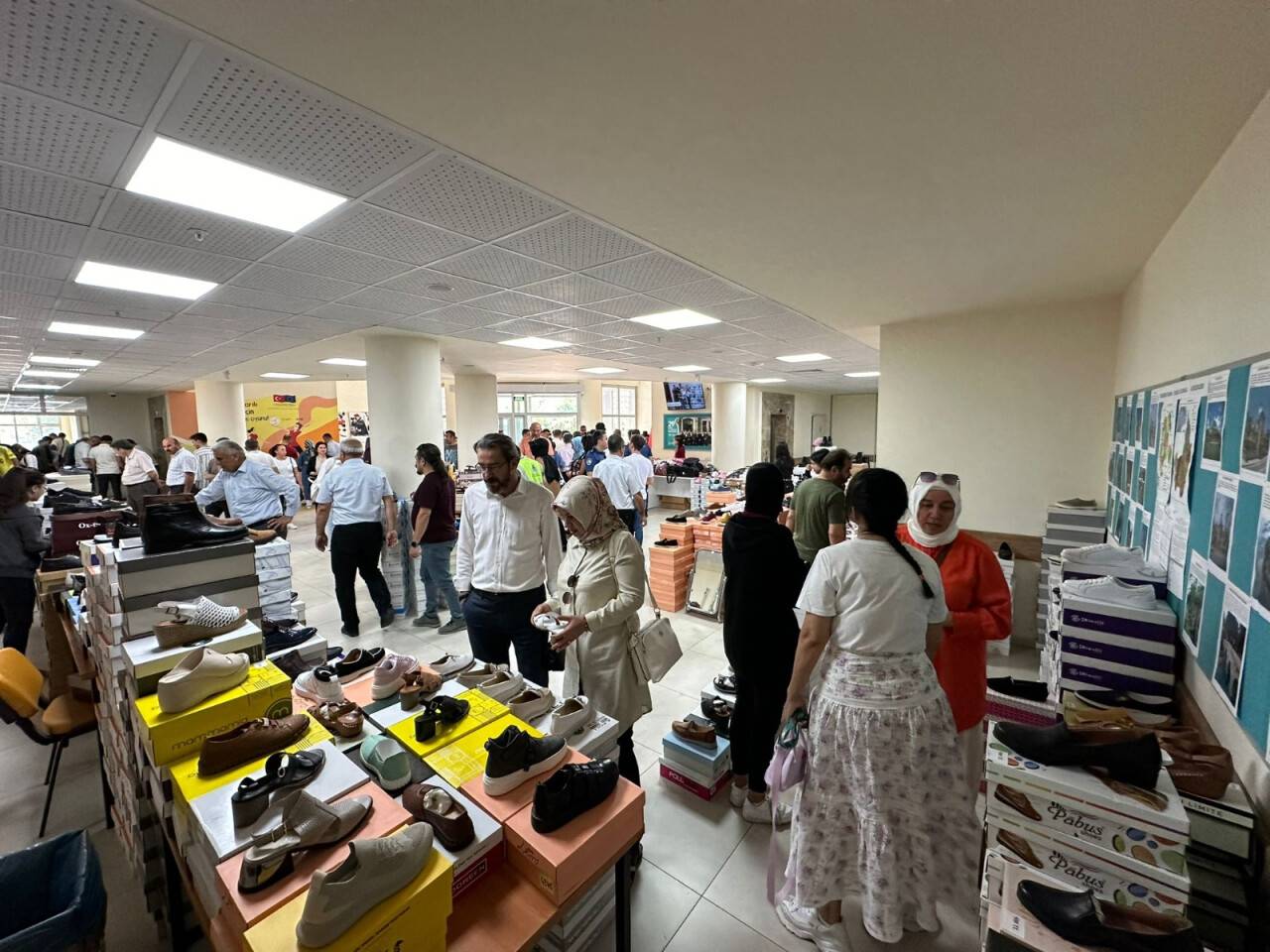 Konya'da kaliteli ayakkabı ve çantalar uygun fiyatta, bu kermeste