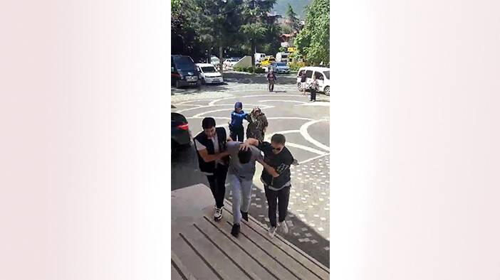 Akşehir zehir tacirlerine operasyon: 2 tutuklama