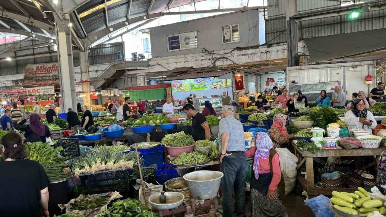 Kurban bayramı öncesi pazarda fiyatlar aynı kaldı