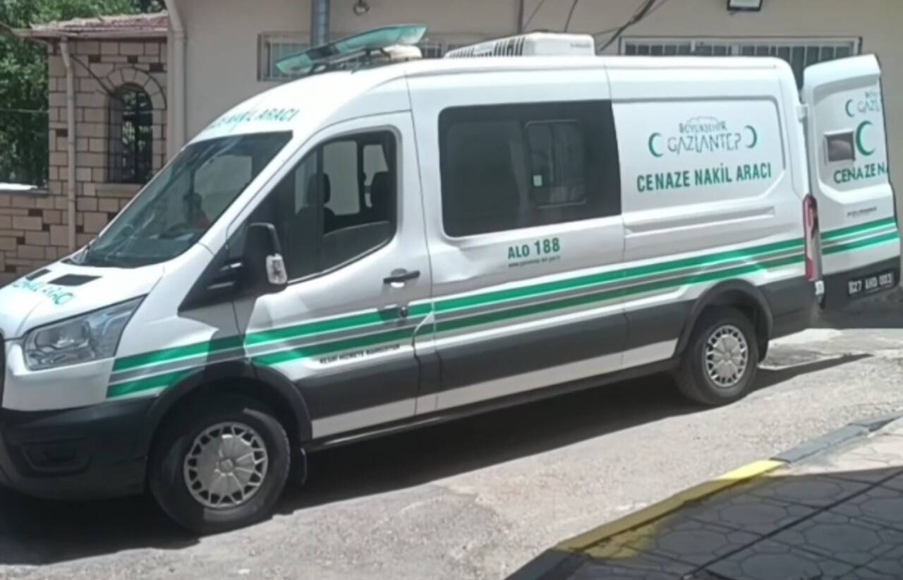 Feci ölüm: Depremde anne babası kardeşini de kaybetmiş