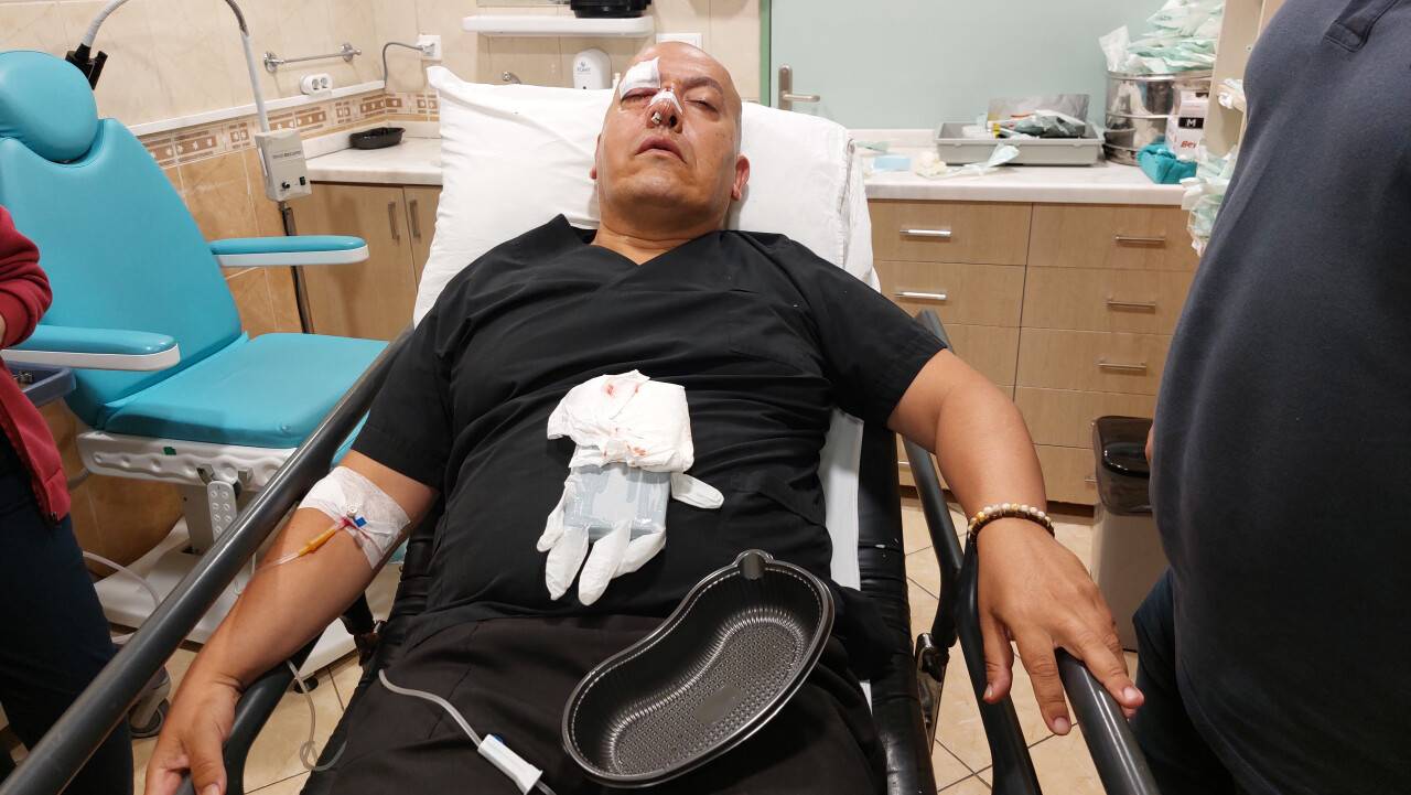 Hasta yakınından doktora şiddet: Hayati tehlikesi var!