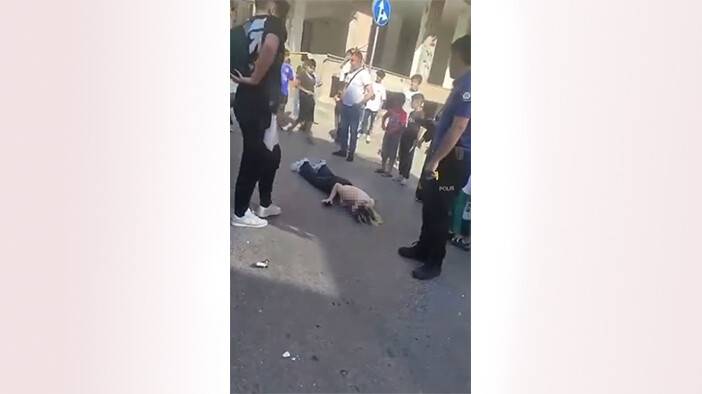 Motosiklet ile otomobile çarptı: 1 yaralı