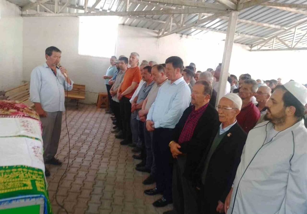 Eşinin ağaçtan düştüğünü duyunca hayatını kaybetti